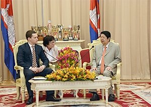 Сергей Поспелов обсудил с властями Камбоджи вопросы реализации молодёжной политики