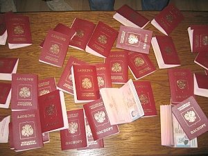 Мошенники начали предлагать в Севастополе услуги по оформлению паспортов