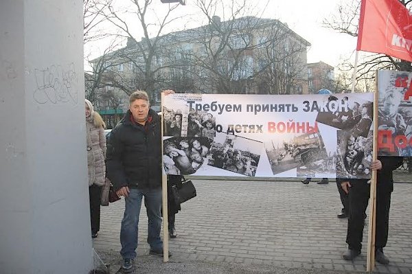В Калининграде прошёл пикет, посвященный социальным проблемам и событиям на Украине