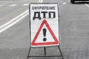 В Крыму при лобовом столкновении микроавтобуса и легковушки травмированы 9 человек