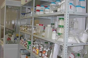 Прокуратура заставила аптеку в Крыму поставить оплаченные препараты Центру борьбы со СПИДом