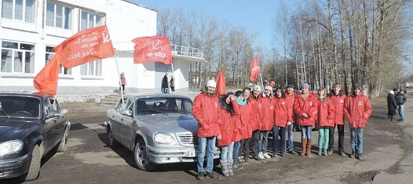 Комсомольцы Иванова и Тейкова организовали автопробег