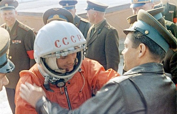 Юрий Гагарин: взлет над мифами и домыслами. Почему имя первого космонавта Земли не дает покоя западным искателям скандалов
