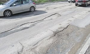 Ремонт дорог по новой технологии в Севастополе не продержался и двух дней