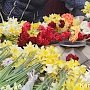 Керчан приглашают возложить цветы к Вечному огню