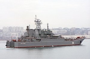 Керчане в День Победы смогут посетить десантный корабль «Цезарь Куников»