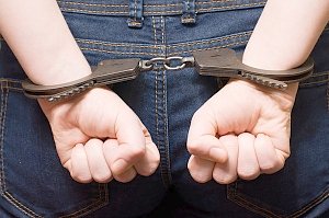 В Алуште трое полицейских и адвокат задержаны за взятку