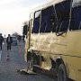 На севере Крыма рейсовый автобус столкнулся с машиной