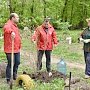 Рязанские коммунисты и комсомольцы участвуют в акции по озеленению дворовых территорий
