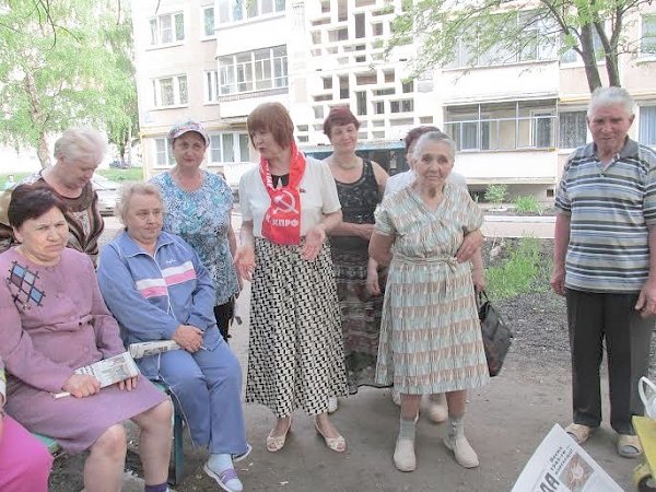 Республика Мордовия. Коммунисты проводят дворовые встречи с жителями Саранска