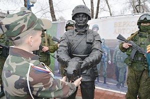 В Крыму установят памятник «Вежливым людям»