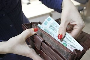 Работникам социальной сферы в Крыму пообещали повысить зарплаты