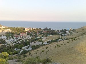 На востоке Крыма пьяные родители потеряли на берегу моря двухлетнюю дочь