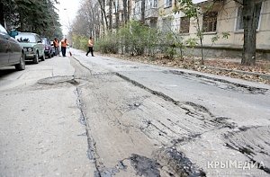 В Столице Крыма не могут завершить ремонт дорог из-за отсутствия денег
