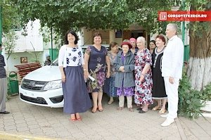 Дому одиноких пенсионеров Керчи подарили автомобиль