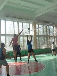 В Бахчисарае прошёл турнир по волейболу между полицейских