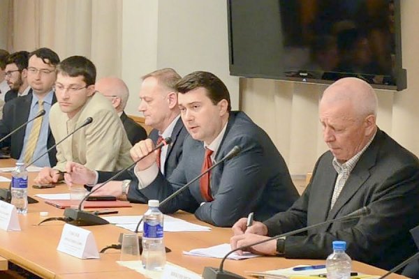 Олег Лебедев провел в Госдуме «круглый стол» по правовым аспектам обеспечения экологической безопасности производства сельскохозяйственной продукции