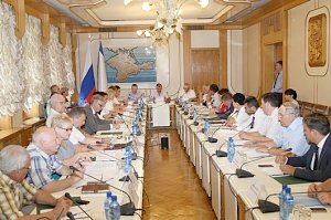 В крымском парламенте подвели итоги социально-экономического развития Крыма за 1 полугодие 2015 года