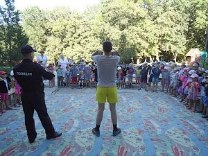 Полицейские Симферопольского района провели спортивные занятия в Республиканском детском противотуберкулезном санатории «Опушки»