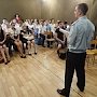 Сотрудники ОМВД России по Ленинскому району продолжают проводить профилактические беседы со школьниками
