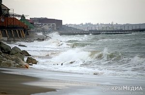 Во время шторма в Керченском проливе затонул катер: пропали два человека