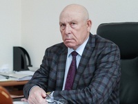 Министр здравоохранения Крыма окружил себя внештатниками