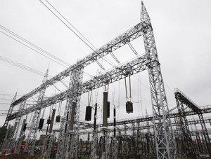 «Укрэнерго» обещает возобновить подачу электричества в Крым в течение дня