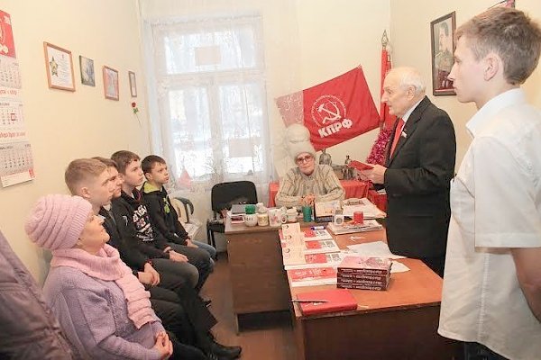 В Стругокрасненском районе Псковской области создана комсомольская организация