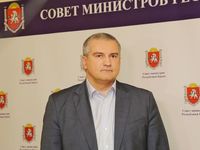 Сергей Аксёнов предложил критикам не искать двойного смысла в заявлении анонимных источников
