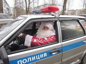 Маленькие керчане могут написать письмо полицейскому Деду Морозу