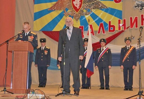 Амурских летчиков дальней авиации наградили медалями ЦК КПРФ