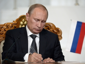 Владимир Путин подписал закон о погашении долгов крымчан перед украинскими банками