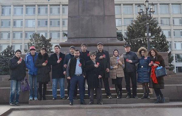 Дагестанские коммунисты и их сторонники почтили память Владимира Ильича