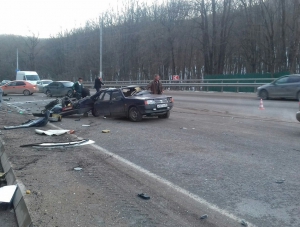 Жесткое ДТП на трассе Симферополь — Ялта: машину разорвало пополам