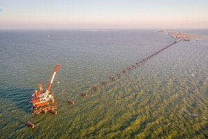 Через Керченский пролив строят ещё два рабочих моста