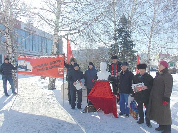 Акция барнаульских коммунистов в день памяти И.В. Сталина