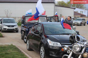 В Керчи состоялся автомотопробег в честь годовщины референдума