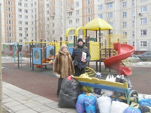 Жители московского района Южное Медведково собрали гуманитарную помощь Донбассу
