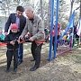 В поселке Научный по инициативе спикера крымского парламента Владимира Константинова установлена детская игровая площадка