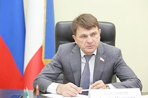 Члены Президиума крымского парламента Леонид Бабашов и Сергей Шувайников провели приемы граждан по личным вопросам