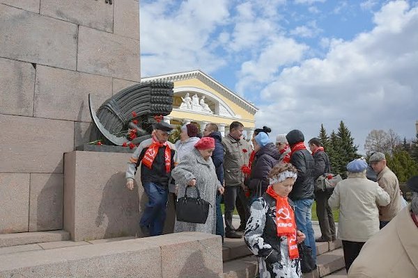 Республика Марий Эл. Коммунисты Йошкар-Олы почтили память Вождя мирового пролетариата