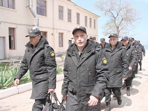 Первые 20 севастопольских новобранцев отправились служить на Черноморский флот