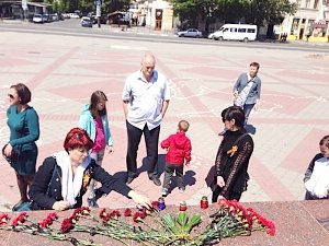 В Крыму почтили память одесситов, погибших 2 мая в Доме профсоюзов (ФОТО. ВИДЕО)