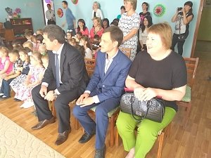 Ремзи Ильясов поздравил воспитанников детского сада «Родничок» с Международным днем защиты детей