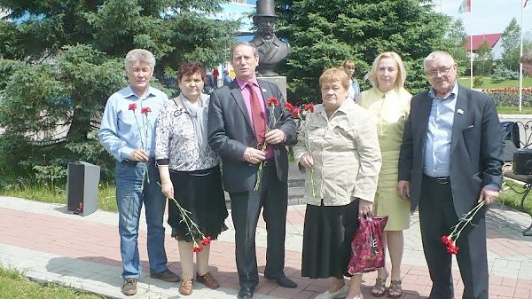 Коммунисты Республики Алтай отметили Пушкинский день России