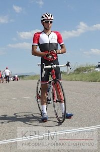 Многодневная юношеская велогонка на призы заслуженного мастера спорта Джамолидина Абдужапарова стартовала в Симферопольском районе