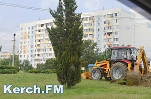 Коммунальщики Керчи раскопали любимую яму на Ворошиловском кольце