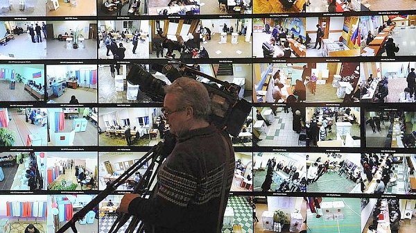 Коммерсант.ru: ЦИК утвердил правила аккредитации журналистов в день выборов