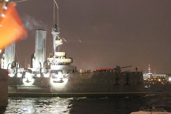 Легендарный крейсер «Аврора» вернулся в строй! Ленинград встретил возвращение символа революции