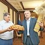Сергей Аксёнов поздравил крымских хлеборобов с намолотом первого в 2016 году миллиона тонн зерна